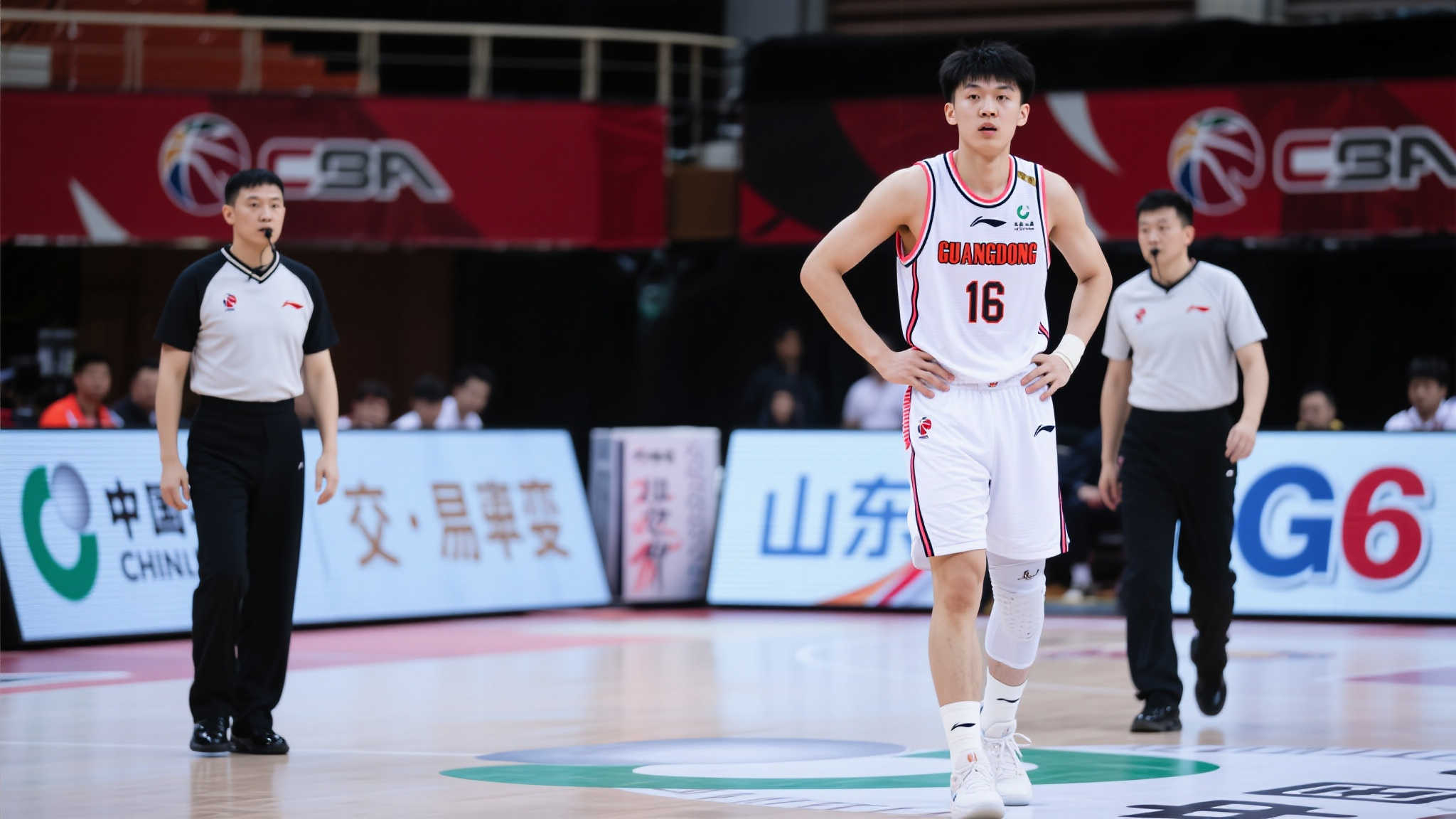 光芒四射 光芒四射