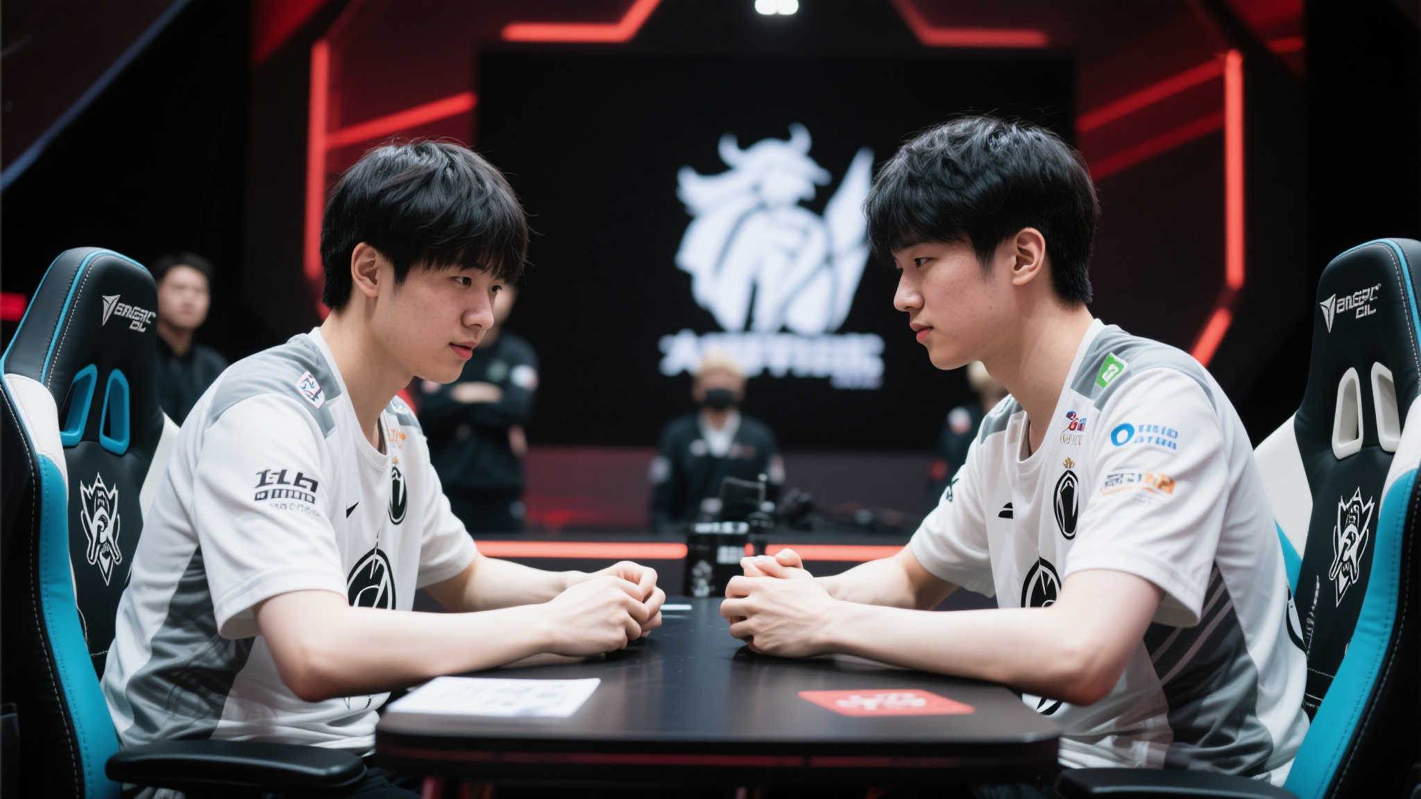 廣廈迅速決定簽博班 似乎想用他來提升護筐能力.