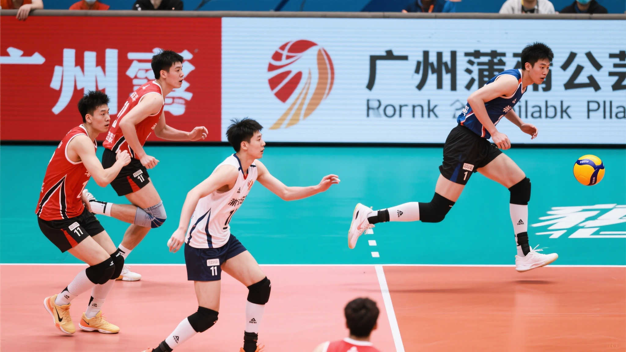 表现显得有 表现显得有